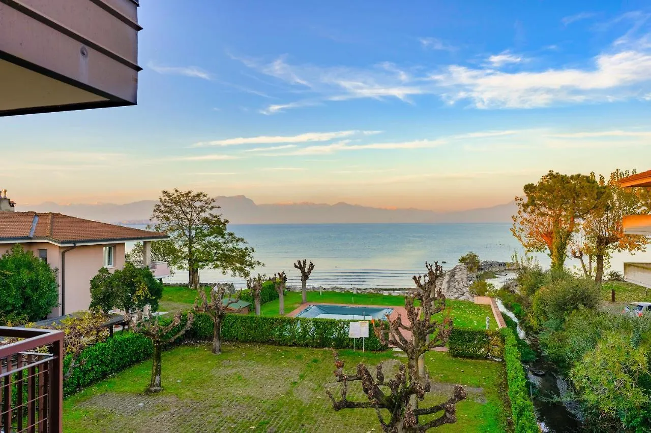 Casa Lugana 8 - Monolocale Con Piscina Fronte Lago Sirmione 0*,  Italy