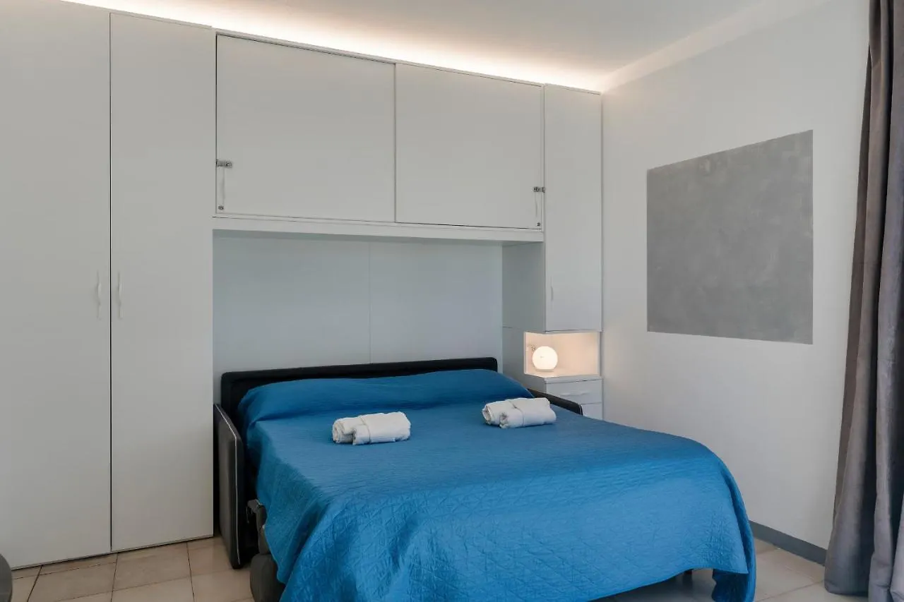 Casa Lugana 8 - Monolocale Con Piscina Fronte Lago 시르미오네 0*,  이탈리아