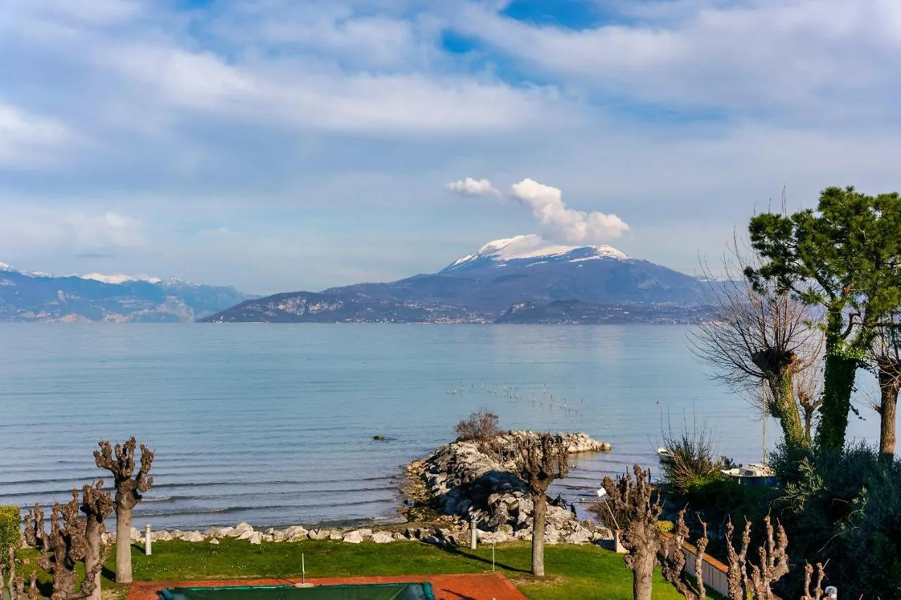 Casa Lugana 8 - Monolocale Con Piscina Fronte Lago Sirmione 0*,